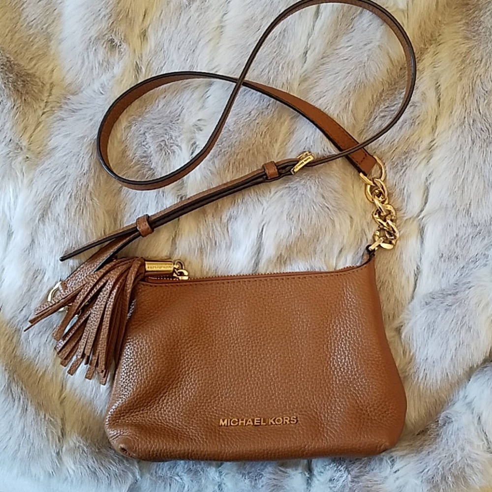 Michael kors crossbody bag